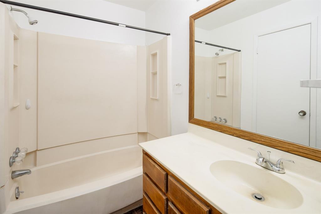 1305 West Villa Maria Road, Unit C106 Bryan, TX 77801 - Photo 13 of 18