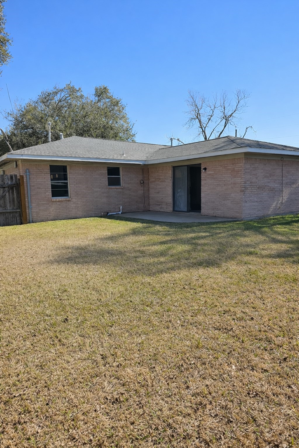 1820 Sunset Avenue Bay City, TX 77414 - Photo 19 of 26 View of backyard toward house.
