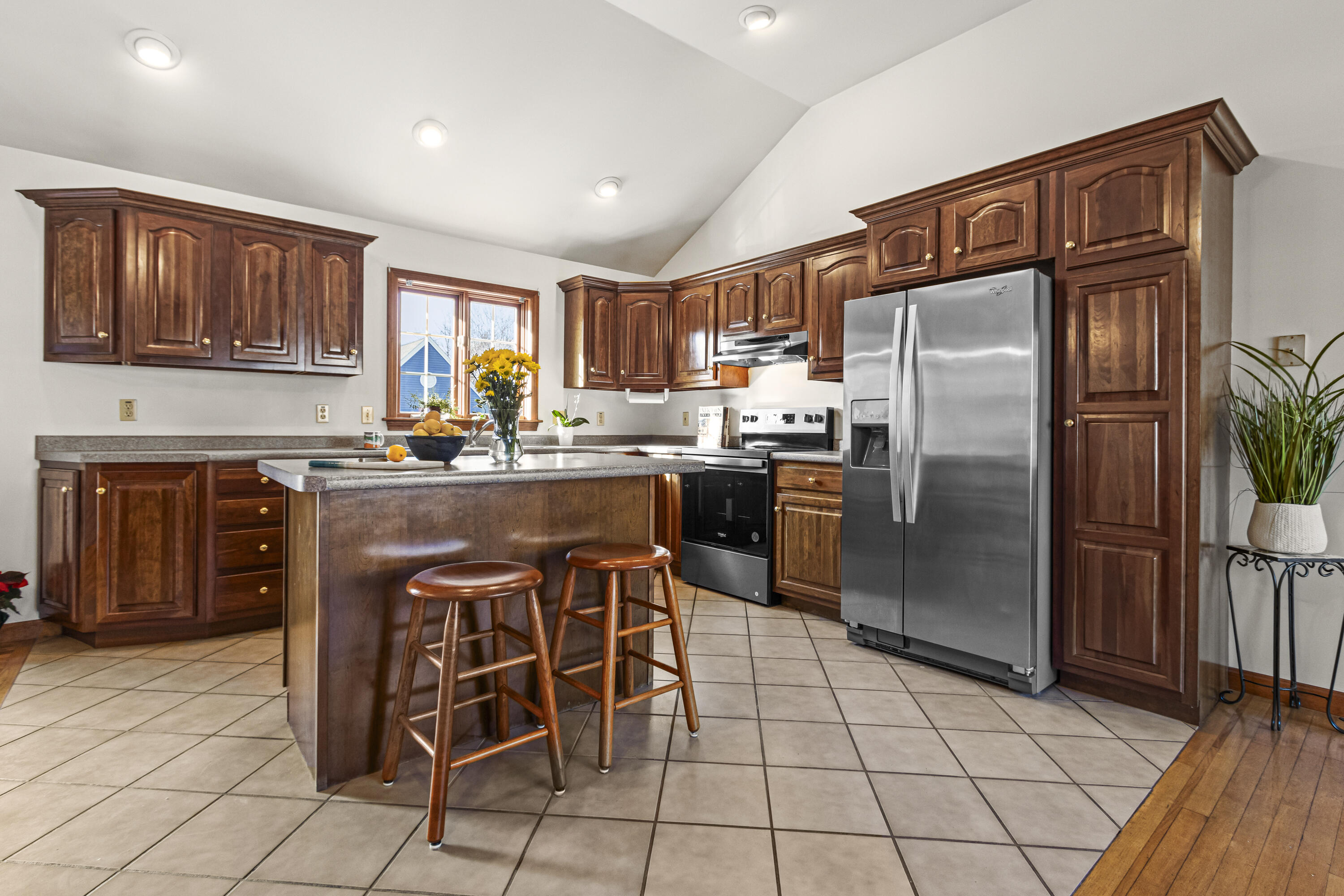 27 Eastfield Road Portland, ME 04102 - Photo 8 of 64 20241215TR-71003