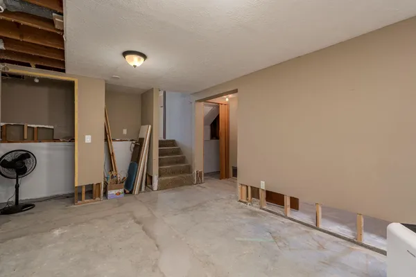 $329,900 | 2712 East Main Street, Mankato, MN 56001