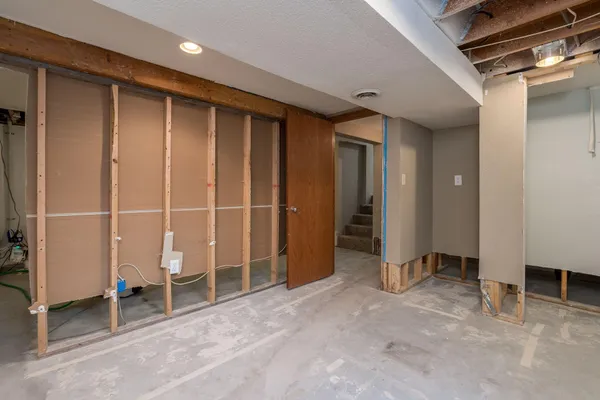 $329,900 | 2712 East Main Street, Mankato, MN 56001