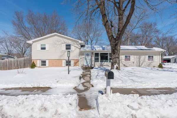 $329,900 | 2712 East Main Street, Mankato, MN 56001