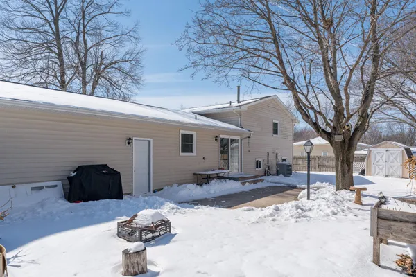 $329,900 | 2712 East Main Street, Mankato, MN 56001