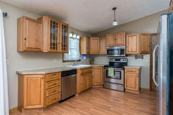 $329,900 | 2712 East Main Street, Mankato, MN 56001