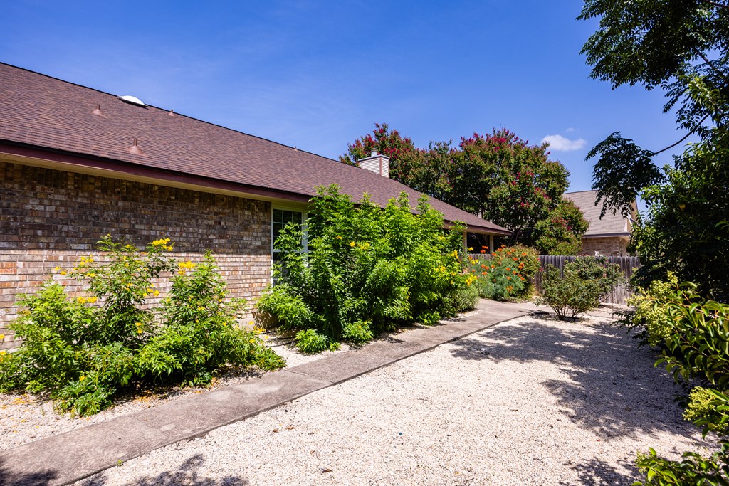 1257 Victory Kerrville, TX 78028 - Photo 25 of 31 a view of a backyard