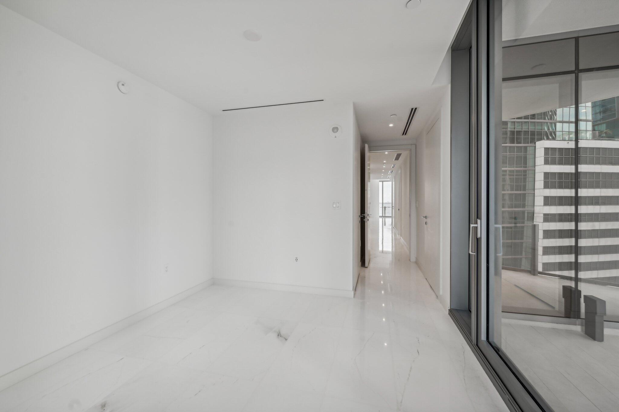 300 Biscayne Blvd Way, Unit 1907 Miami, FL 33131 - Photo 24 of 43 Biscayne Blvd Way 1907-029