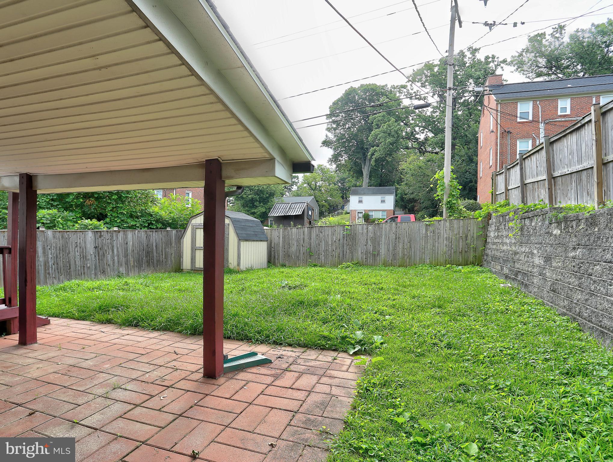 409 South Wickham Road Baltimore, MD 21229 - Photo 37 of 48 Nice patio area