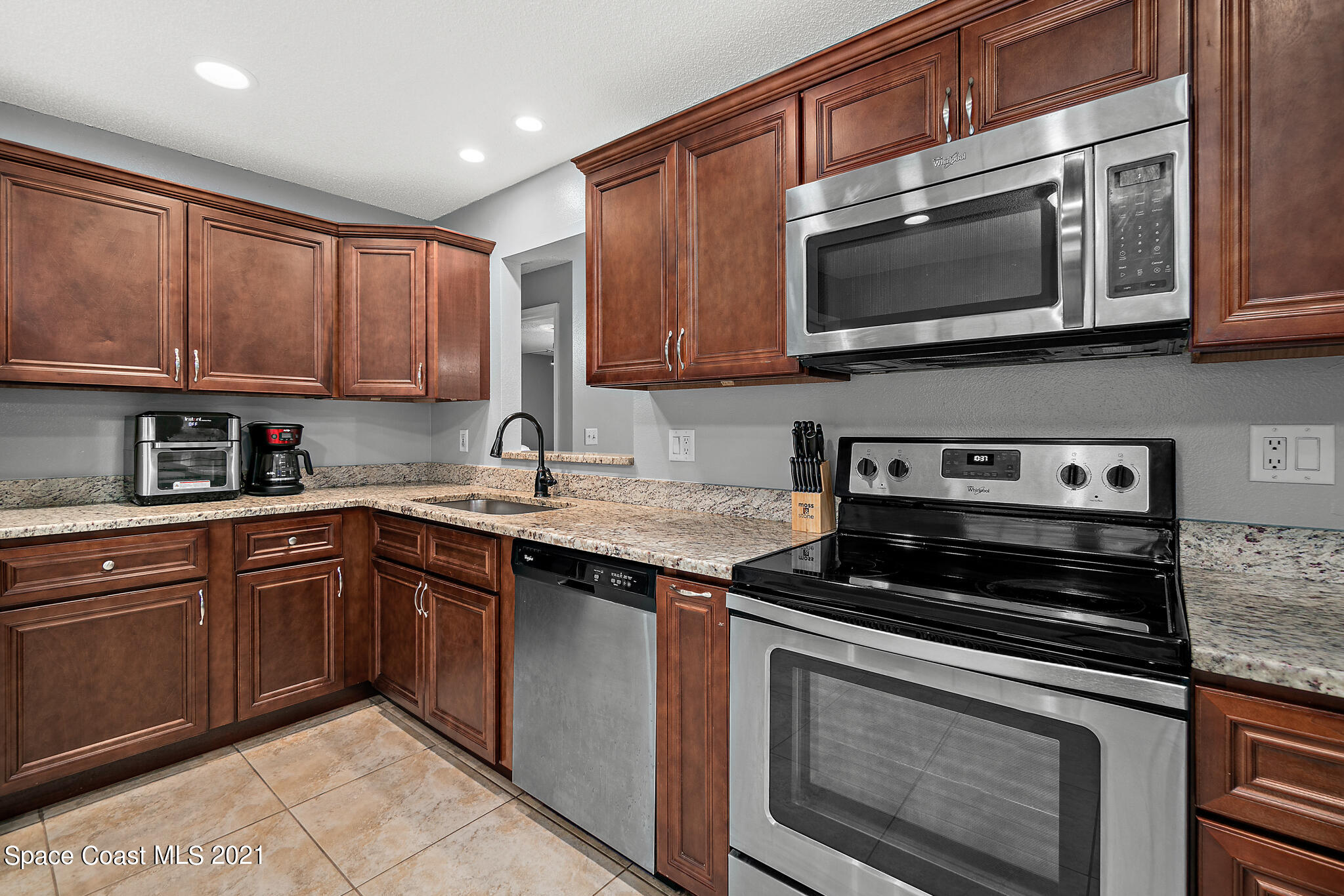 360 Abello Road Southeast Palm Bay, FL 32909 - Photo 13 of 39 360 Abello Rd. SE, Palm Bay, FL 32909-44
