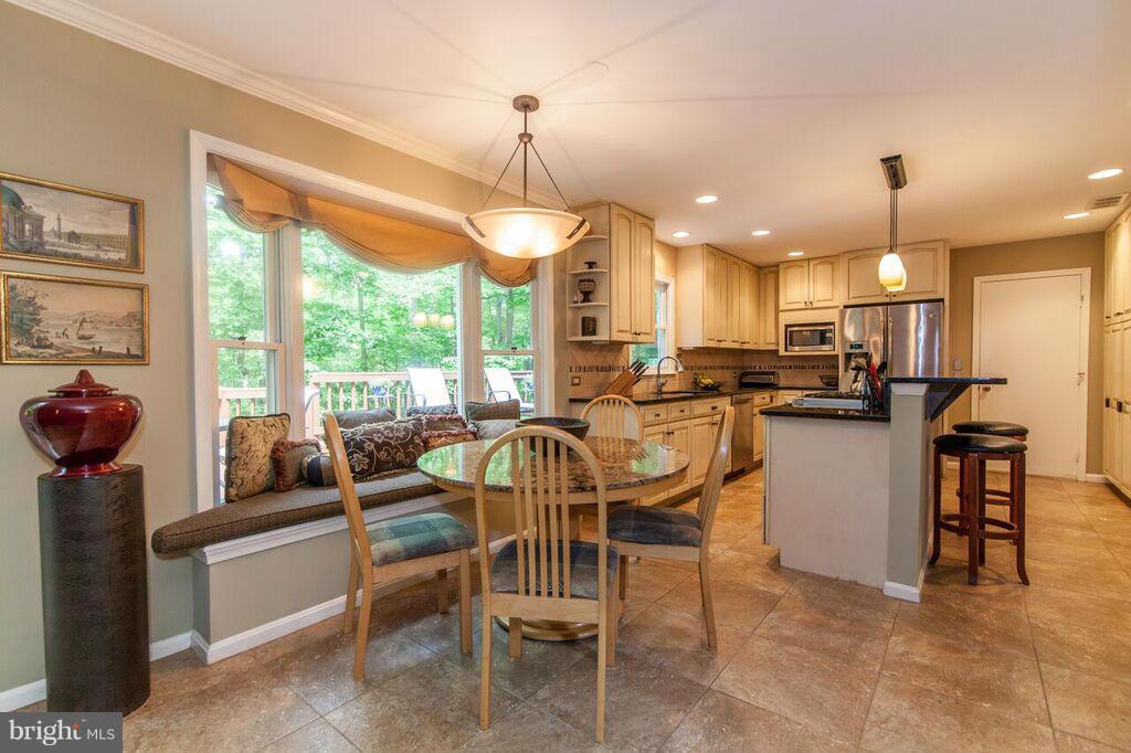 11644 Deer Forest Road Reston, VA 20194 - Photo 11 of 30 Kitchen with Breakfast Area