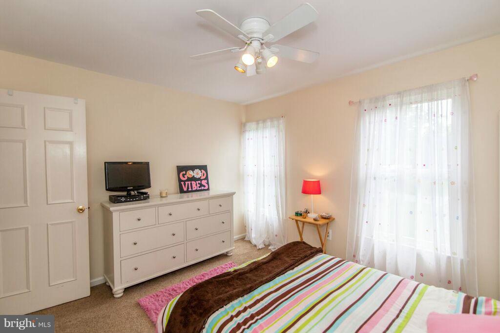 11644 Deer Forest Road Reston, VA 20194 - Photo 19 of 30 Bedroom #3 with Custom Closet
