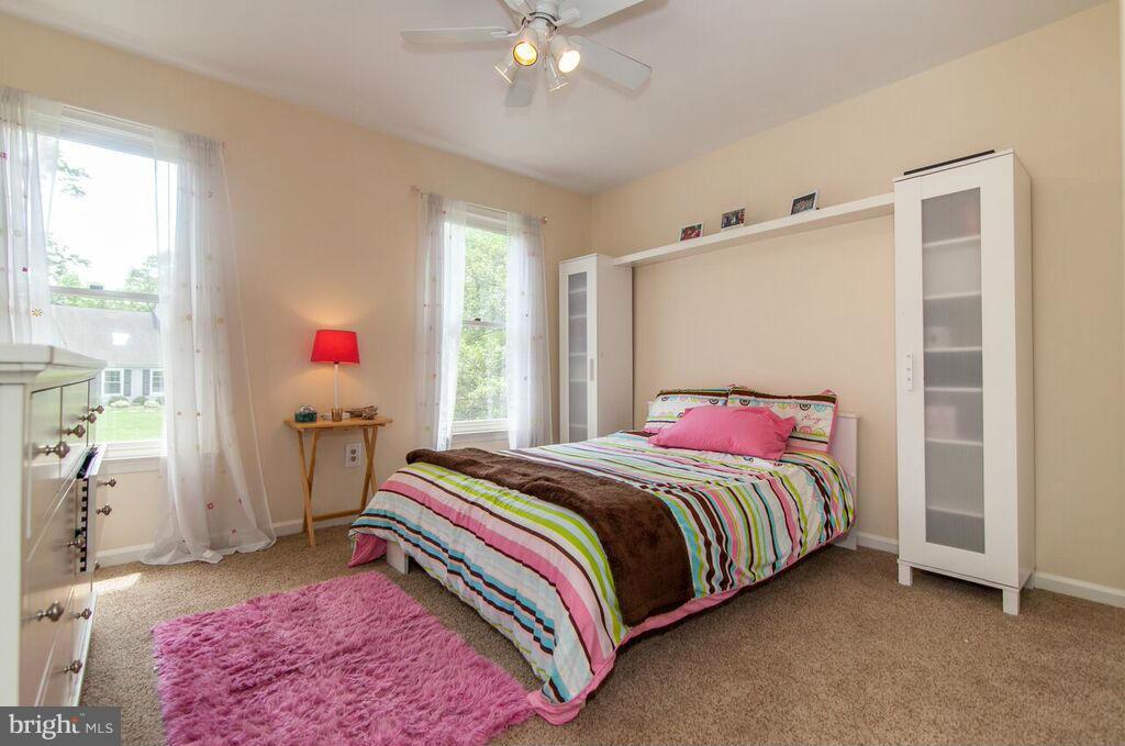 11644 Deer Forest Road Reston, VA 20194 - Photo 20 of 30 Bedroom #3 with Shelving System