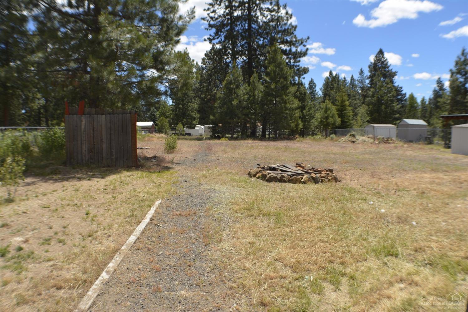 19541 Apache Road Bend, OR 97702 - Photo 5 of 25 Additional Photo