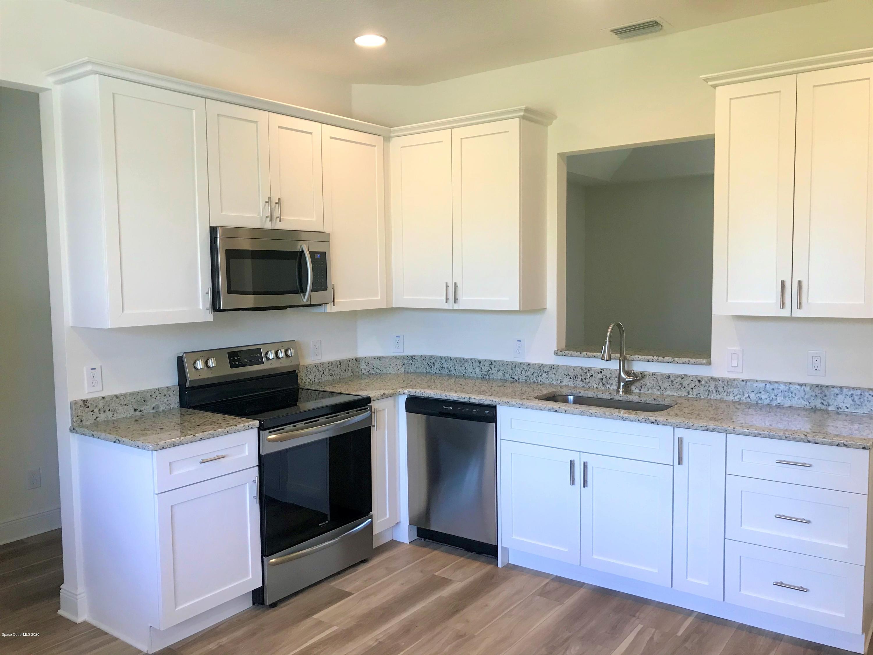 4913 Bridge Road Cocoa, FL 32927 - Photo 3 of 16 Kitchen