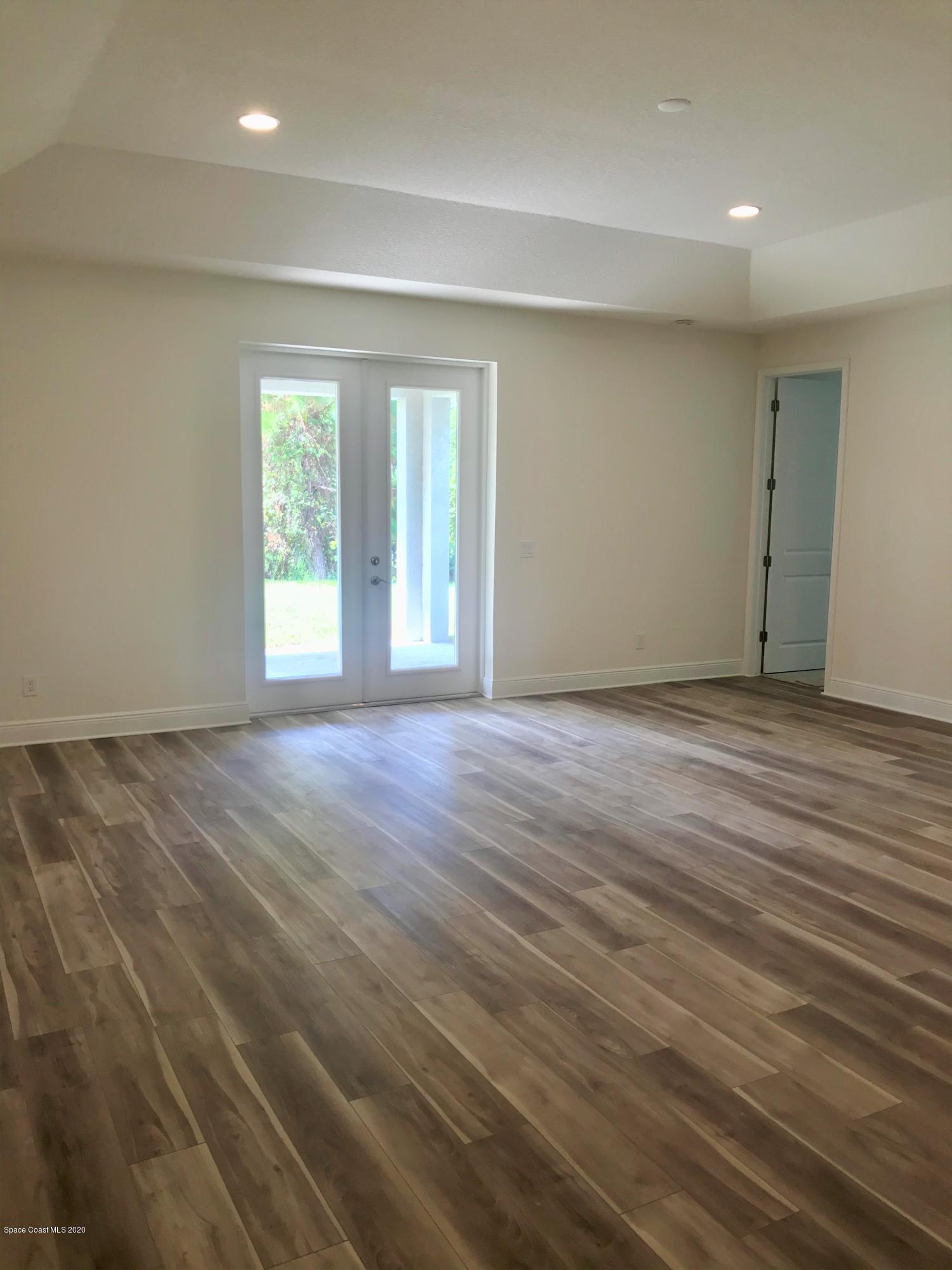 4913 Bridge Road Cocoa, FL 32927 - Photo 6 of 16 Great Room