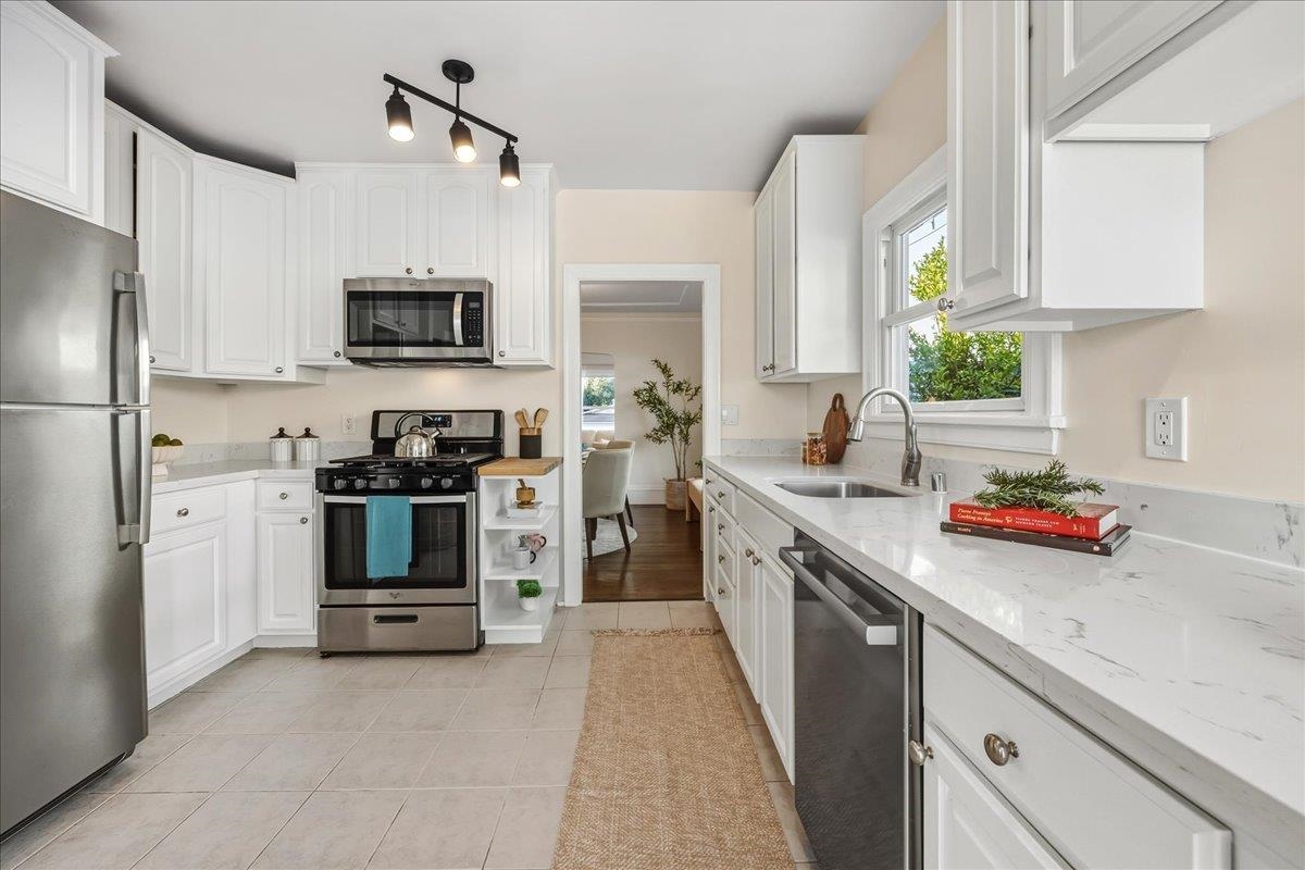 1720 Walnut Street Alameda, CA 94501 - Photo 13 of 47