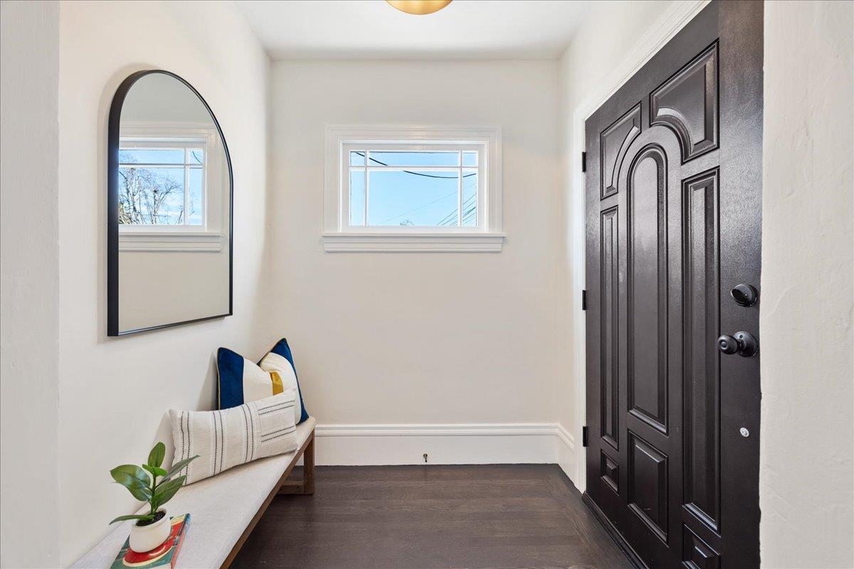 1720 Walnut Street Alameda, CA 94501 - Photo 4 of 47