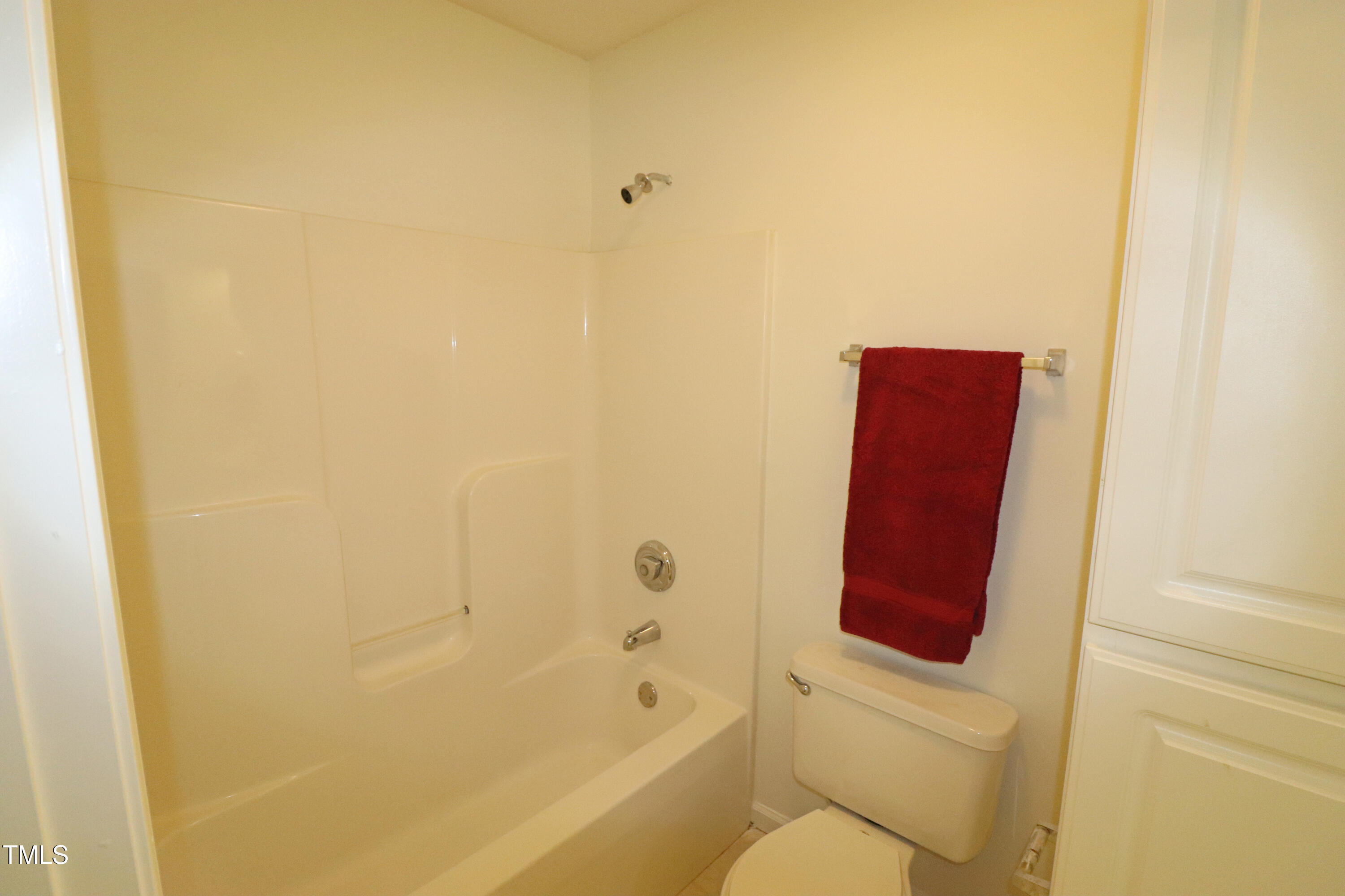 11321 Involute Place, Unit 102 Raleigh, NC 27617 - Photo 21 of 37 Tub & shower