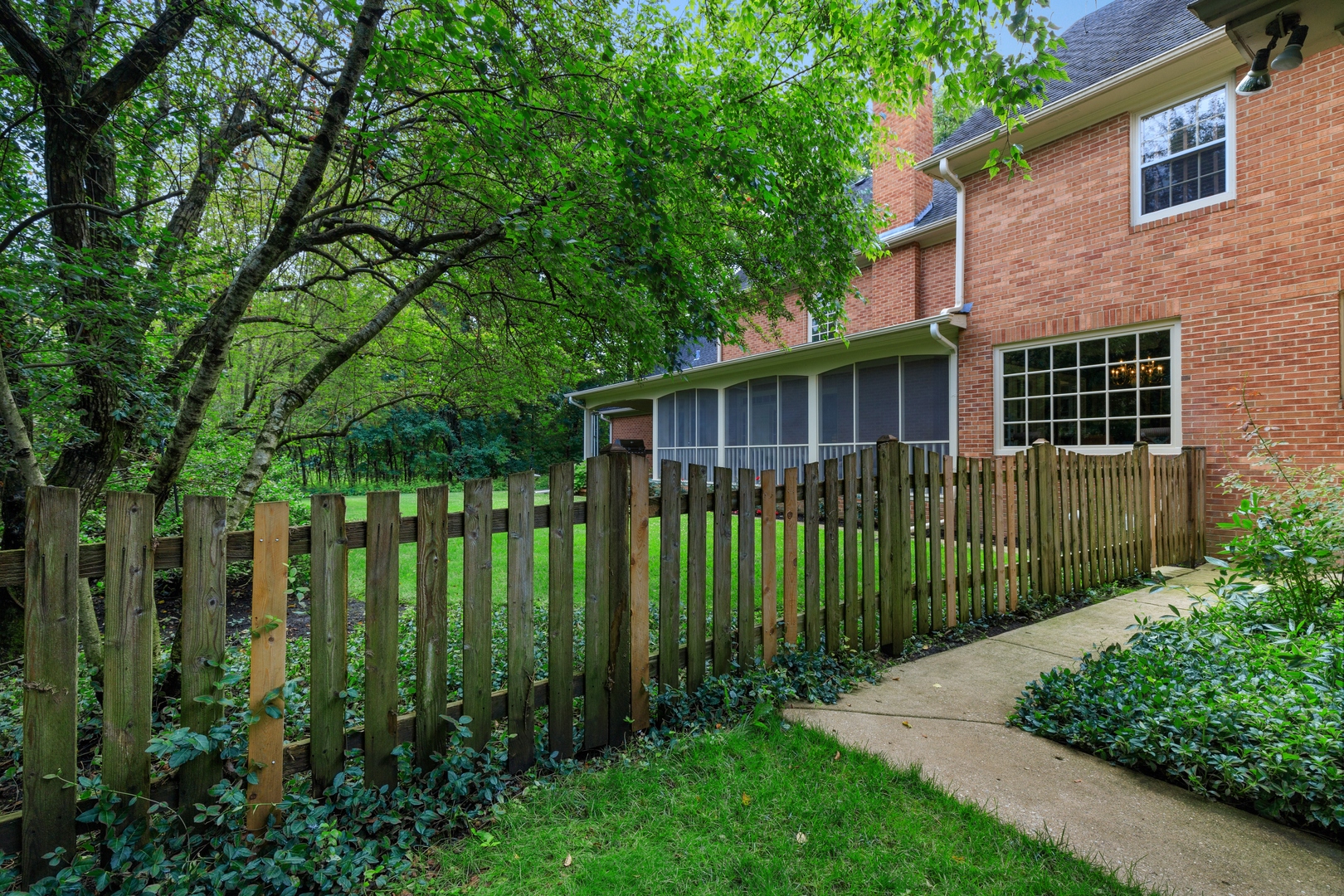 414 West Deerpath Road Lake Forest, IL 60045 - Photo 18 of 22 Gallery Image 18