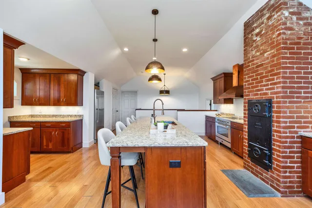 $1,995,000 | 477 East Mountain Road, Peterborough, NH 03458