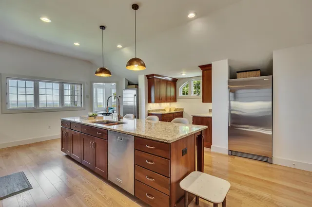 $1,995,000 | 477 East Mountain Road, Peterborough, NH 03458