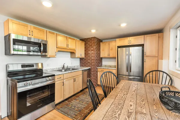 $1,995,000 | 477 East Mountain Road, Peterborough, NH 03458