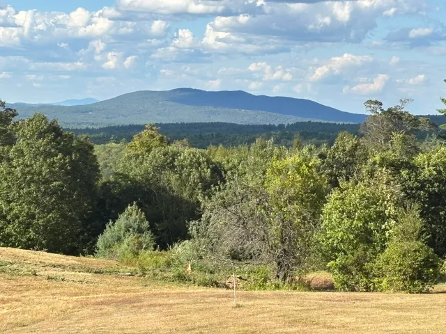 $1,995,000 | 477 East Mountain Road, Peterborough, NH 03458