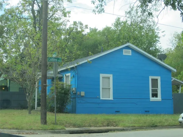 $1,400 | 1102 Peak Street, Denton, TX 76201