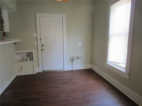 $1,400 | 1102 Peak Street, Denton, TX 76201