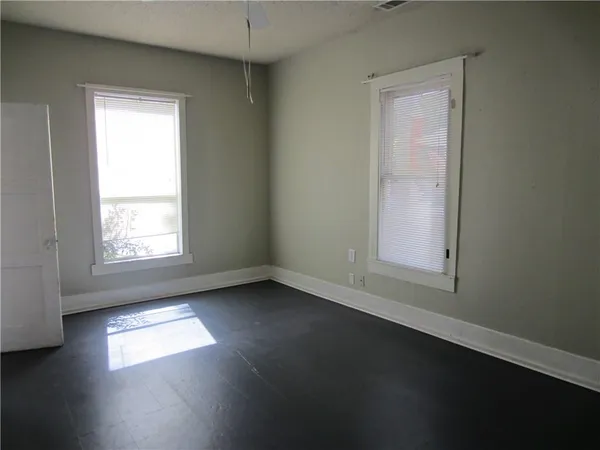 $1,400 | 1102 Peak Street, Denton, TX 76201