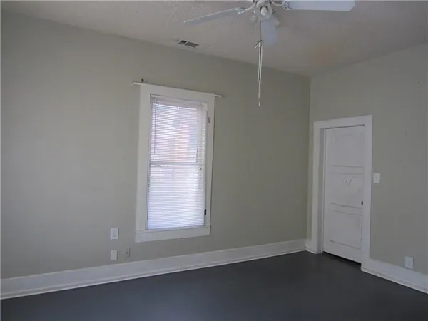 $1,400 | 1102 Peak Street, Denton, TX 76201