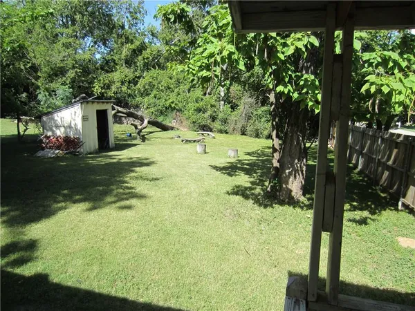 $1,400 | 1102 Peak Street, Denton, TX 76201