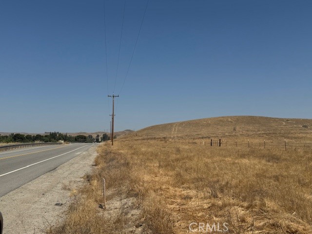 13300 Round Mountain Road Bakersfield, CA 93308 - Photo 12 of 13 a view of a terrace space