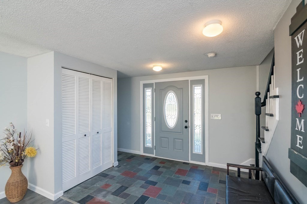 41 Hillside Road Montague, MA 01351 - Photo 5 of 32