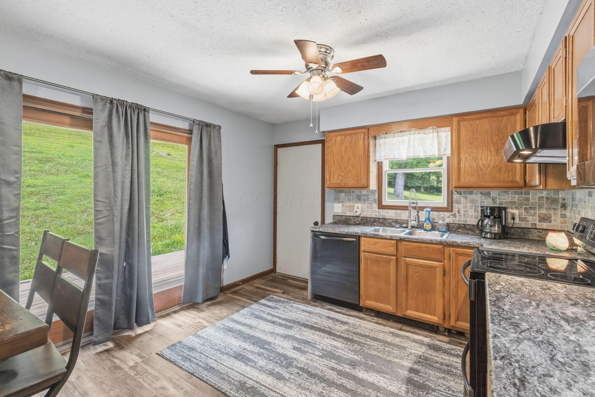 34796 Geiger Road Logan, OH 43138 - Photo 17 of 50 Kitchen/Eat-In Space