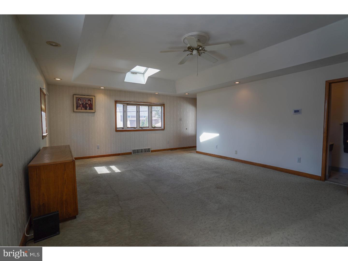 306 Edgemore Road Secane, PA 19018 - Photo 6 of 25