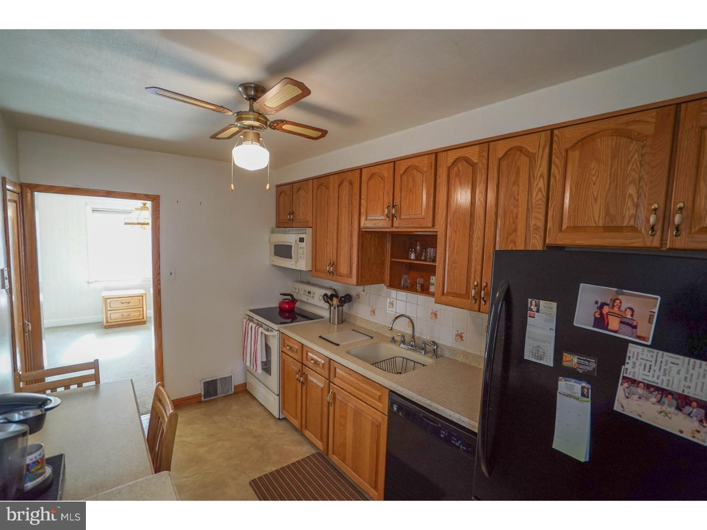306 Edgemore Road Secane, PA 19018 - Photo 10 of 25