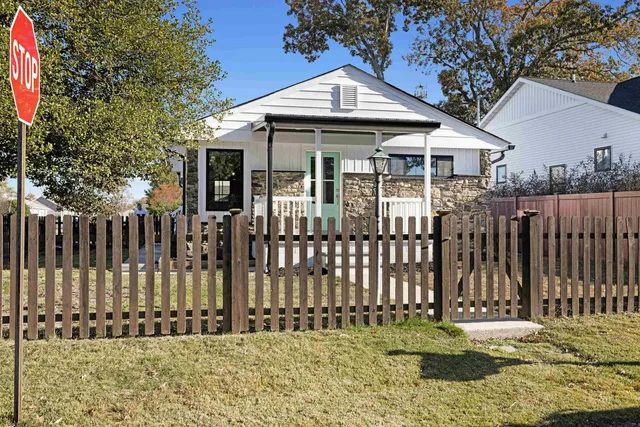 $675,000 | 31 Bayberry Road, Villas, NJ 08251