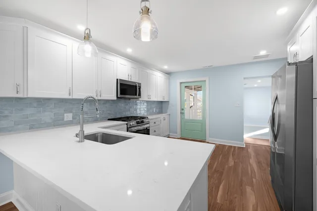 $675,000 | 31 Bayberry Road, Villas, NJ 08251