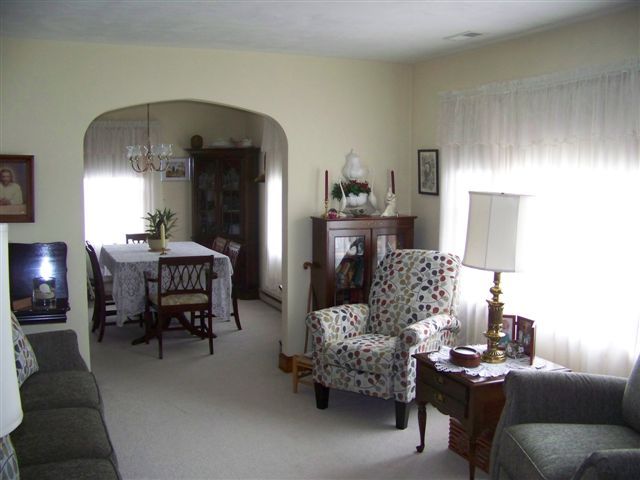 5232 Hearthstone Road Roanoke, VA 24012 - Photo 3 of 37 Great Room100_3848