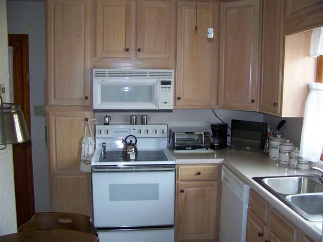5232 Hearthstone Road Roanoke, VA 24012 - Photo 9 of 37 Kitchen100_3858