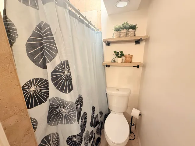 $299,000 | 3660 Lower Honoapiilani Road, Unit 111, Lahaina, HI 96761