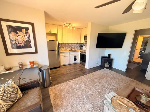 $299,000 | 3660 Lower Honoapiilani Road, Unit 111, Lahaina, HI 96761