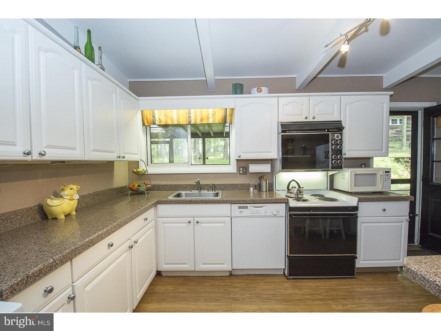 444 Fletcher Road Wayne, PA 19087 - Photo 4 of 17 Kitchen