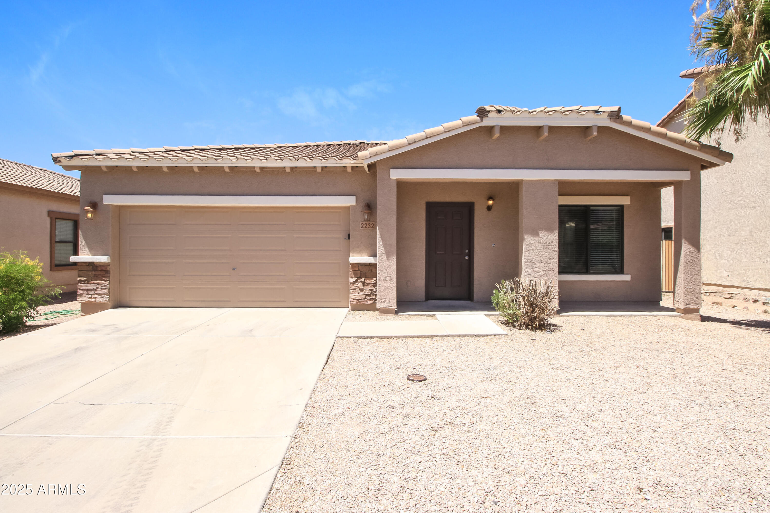2232 East Greenlee Avenue Apache Junction, AZ 85119 - Photo 1 of 14 1017535.2232 E GREENLEE AVE - Front View