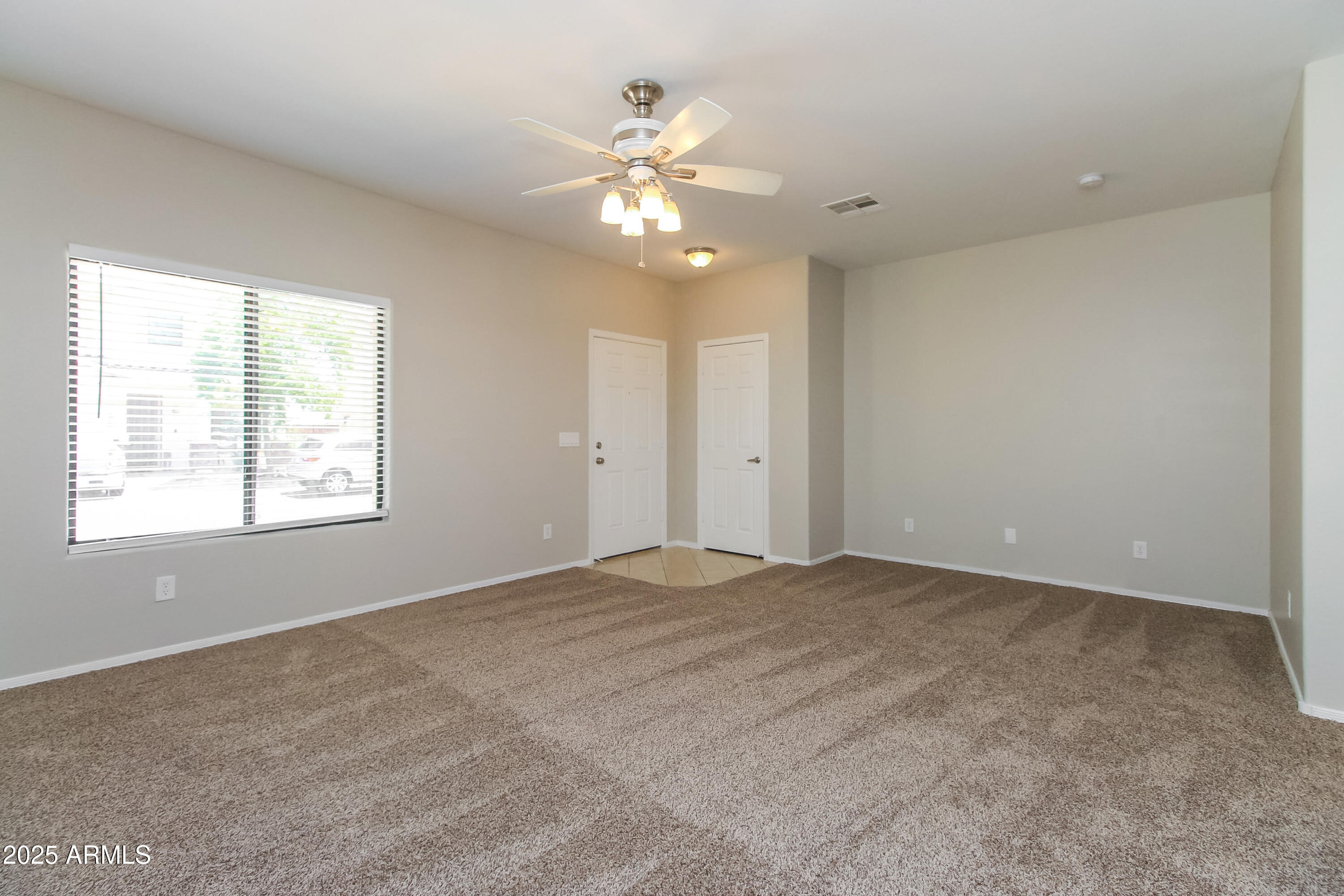 2232 East Greenlee Avenue Apache Junction, AZ 85119 - Photo 2 of 14 1017535.2232 E GREENLEE AVE - Living Roo