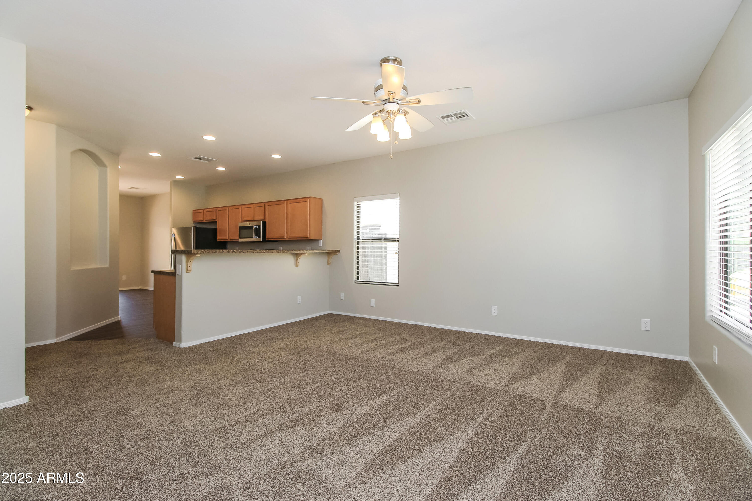 2232 East Greenlee Avenue Apache Junction, AZ 85119 - Photo 6 of 14 1017535.2232 E GREENLEE AVE - Living Roo