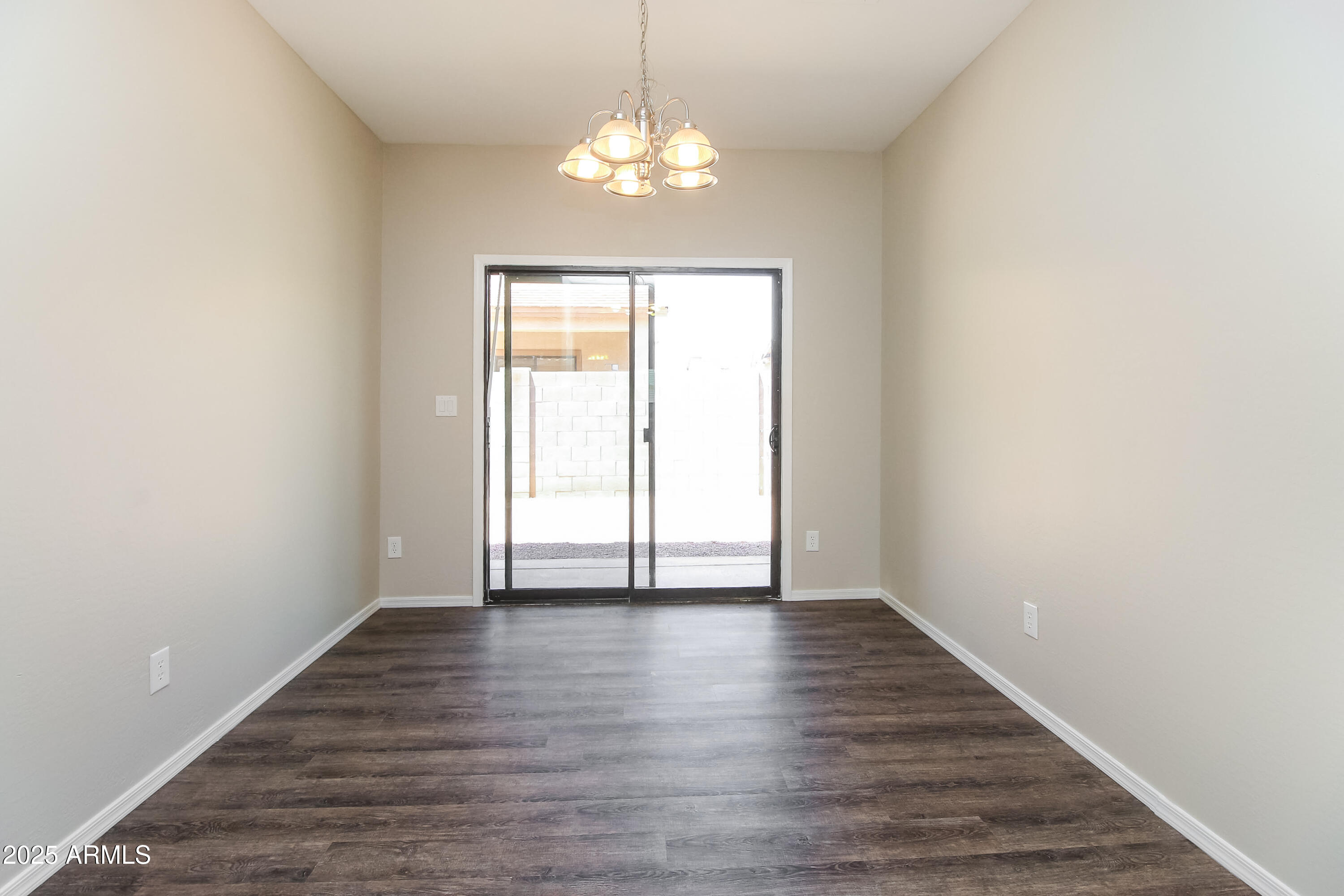 2232 East Greenlee Avenue Apache Junction, AZ 85119 - Photo 7 of 14 1017535.2232 E GREENLEE AVE - Dining Roo