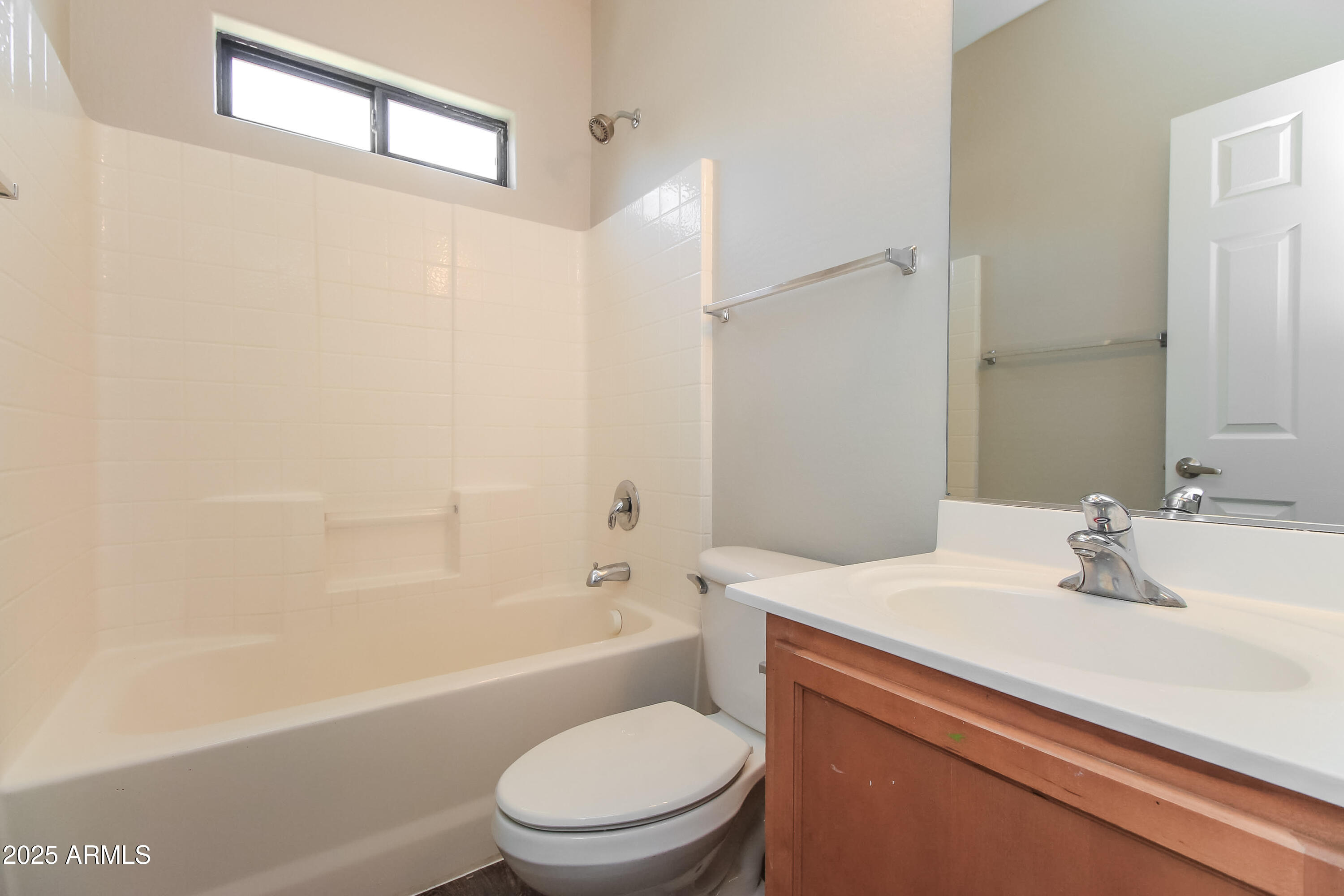 2232 East Greenlee Avenue Apache Junction, AZ 85119 - Photo 8 of 14 1017535.2232 E GREENLEE AVE - Bathroom