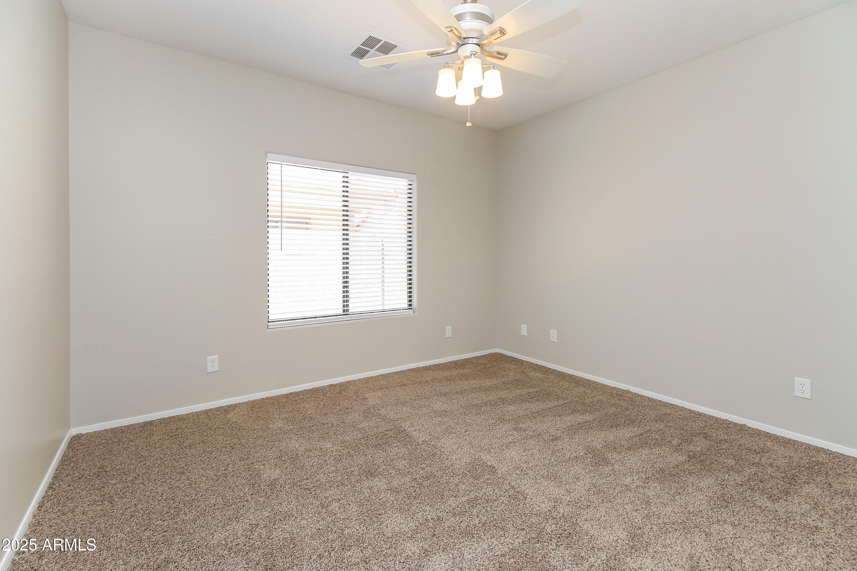 2232 East Greenlee Avenue Apache Junction, AZ 85119 - Photo 10 of 14 1017535.2232 E GREENLEE AVE - Main Bedro