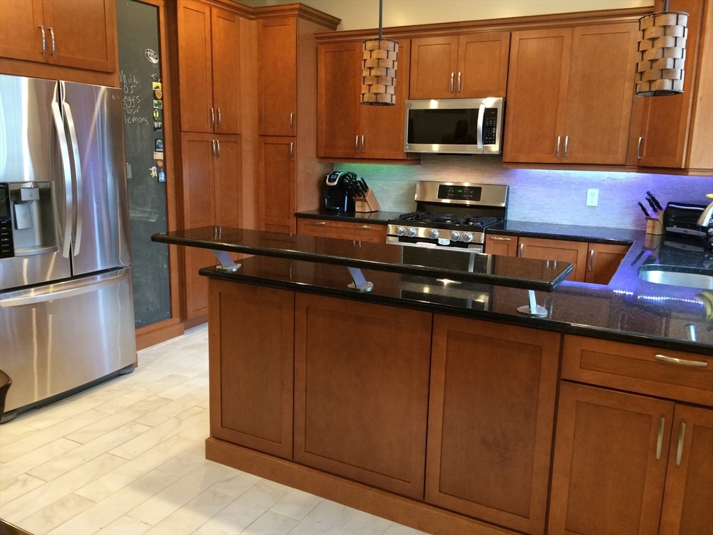 45 Mansfield Street, Unit 1 Somerville, MA 02143 - Photo 1 of 12